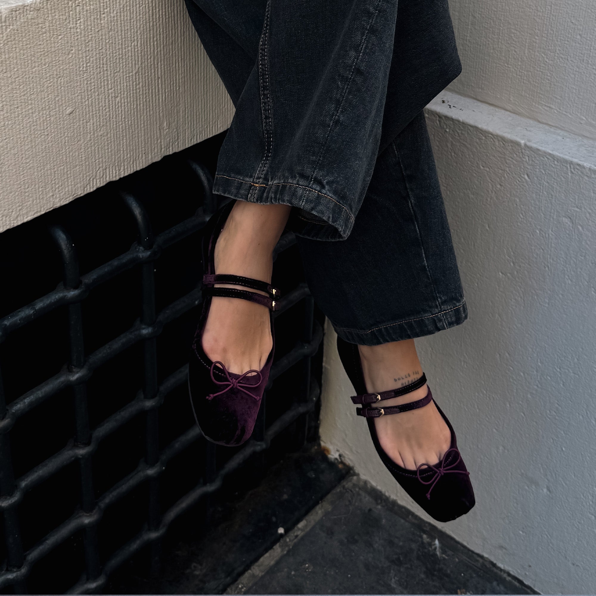 40lavina.s_Gibsen_Burgundy_Dahlia_8-GIBSEN.jpg