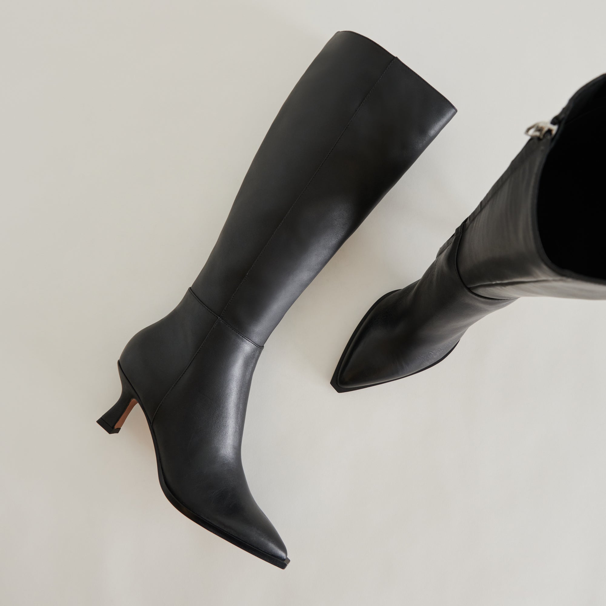 DOLCEVITA-BOOTS_AUGGIE_BLACKLEATHER_DETAILS_03.jpg