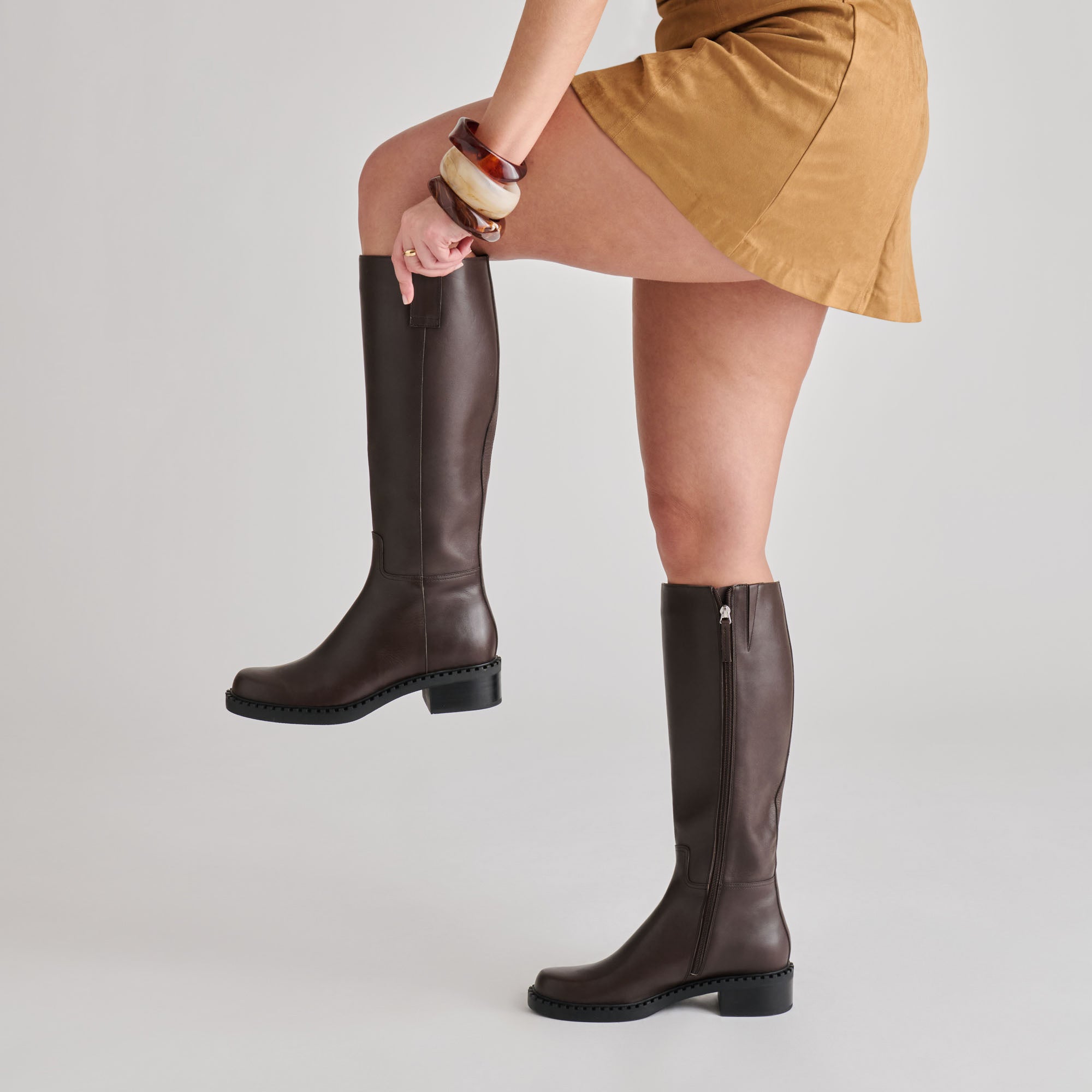 DOLCEVITA-BOOTS_GLORYH2O_CEDARLEATHERH2O_01-1.jpg