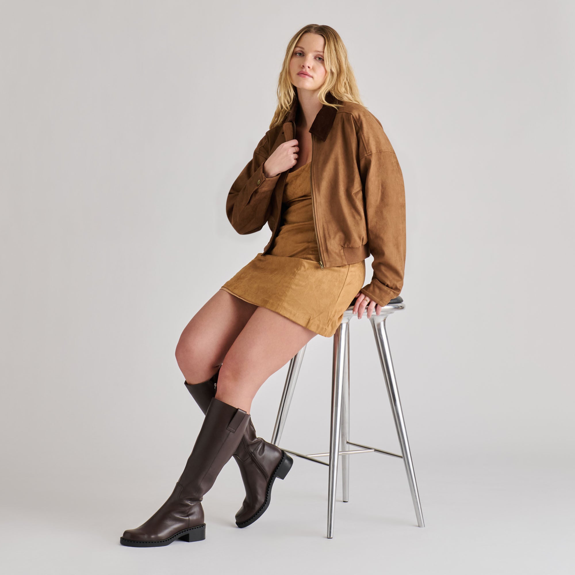 DOLCEVITA-BOOTS_GLORYH2O_CEDARLEATHERH2O_02-1.jpg