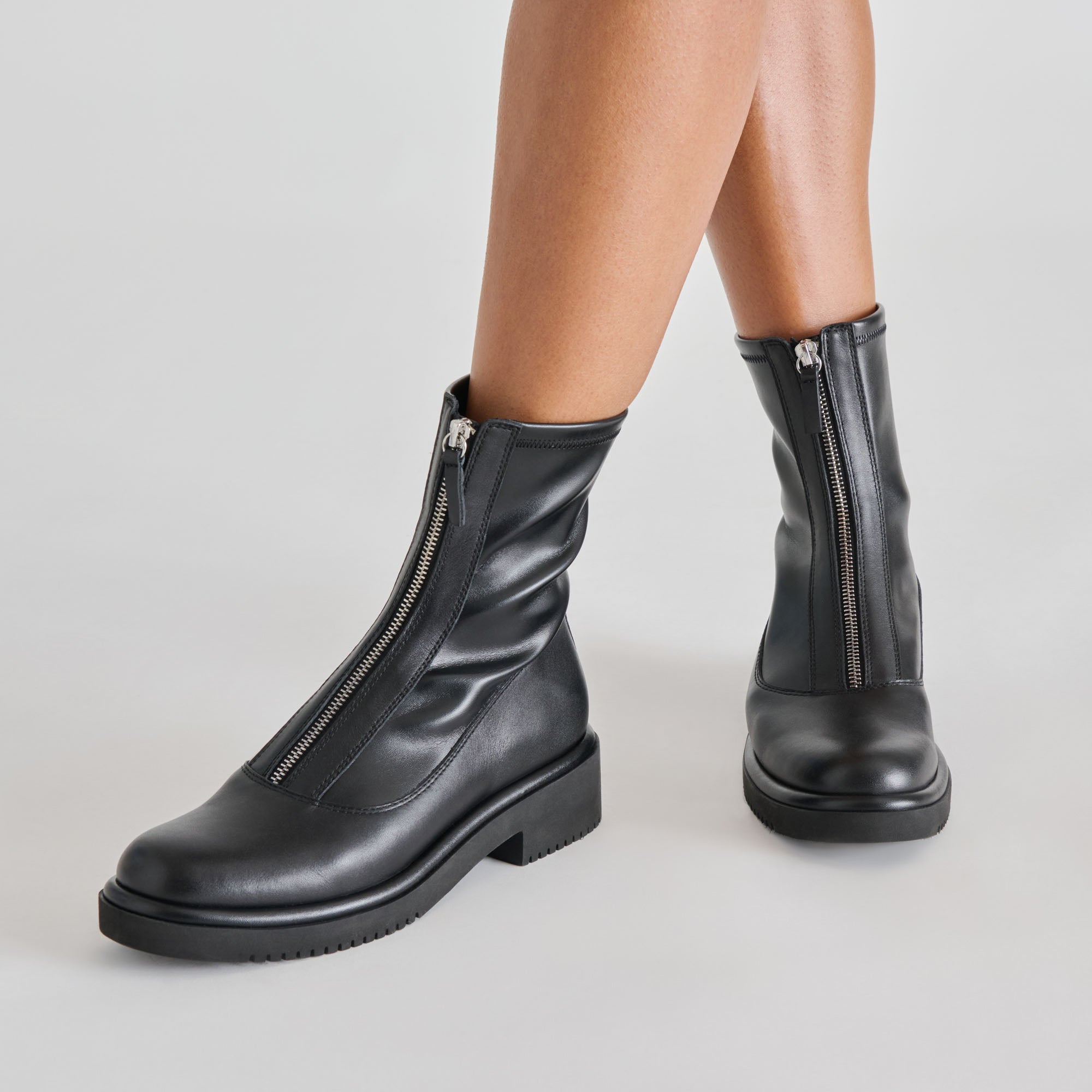 DOLCEVITA-BOOTS_SHANTE_BLACKLEATHER_01.jpg