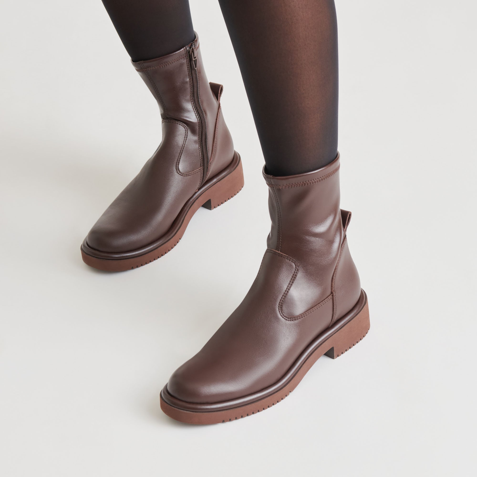 DOLCEVITA-BOOTS_SIMAYAH2O_MAHOGANYLEATHER_ONFOOT_03-1.jpg