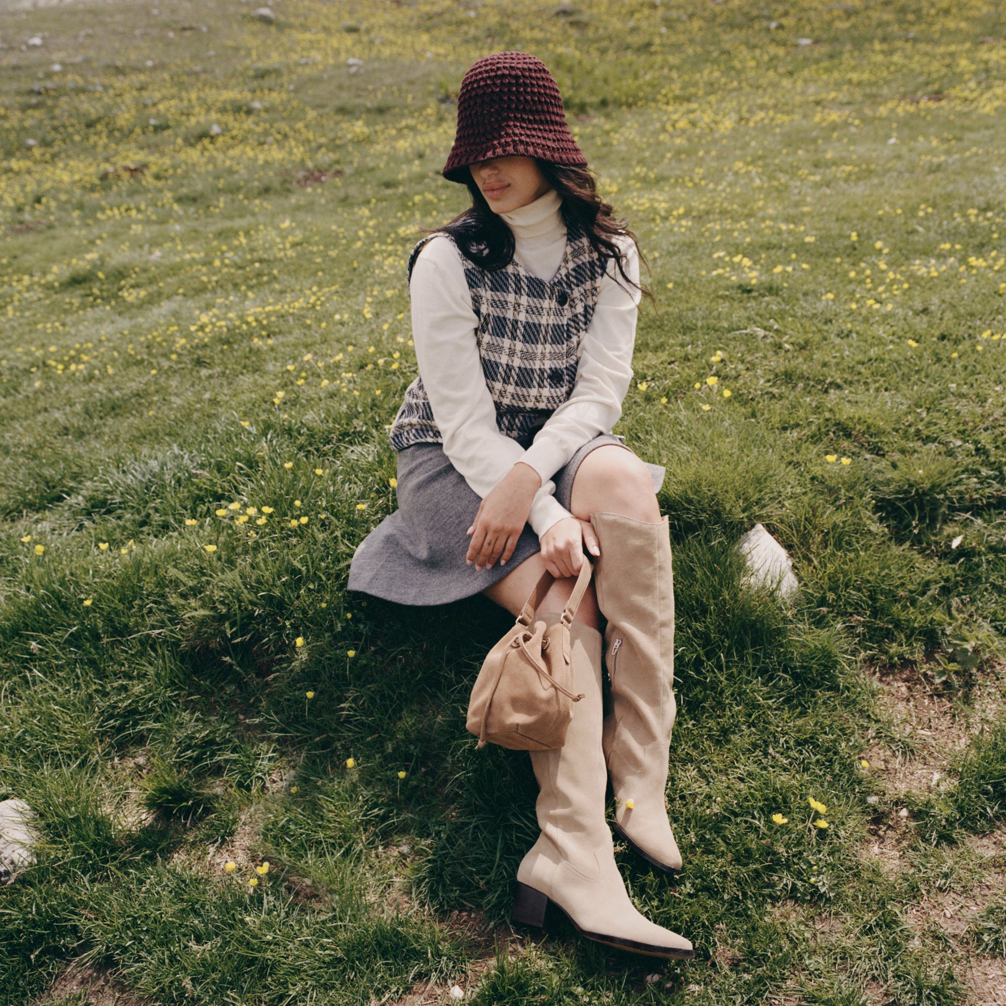 DOLCEVITA-BOOTS_VIRONA_H2O_DK_TAUPE_SUEDE_H2O_AMARU_BROWN_fb632f0a-03d1-44ef-812b-3123604acfa0-1.jpg