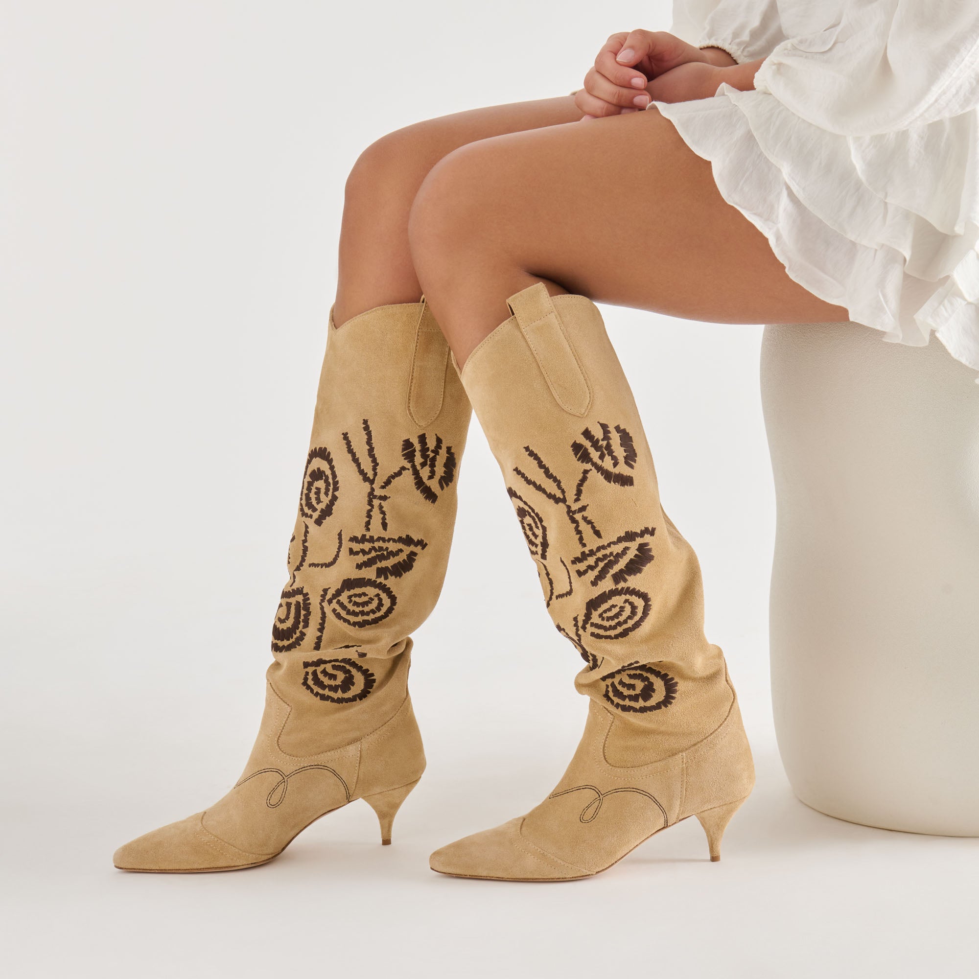 DOLCEVITA-BOOT_WILDE_SANDSUEDE_02.jpg