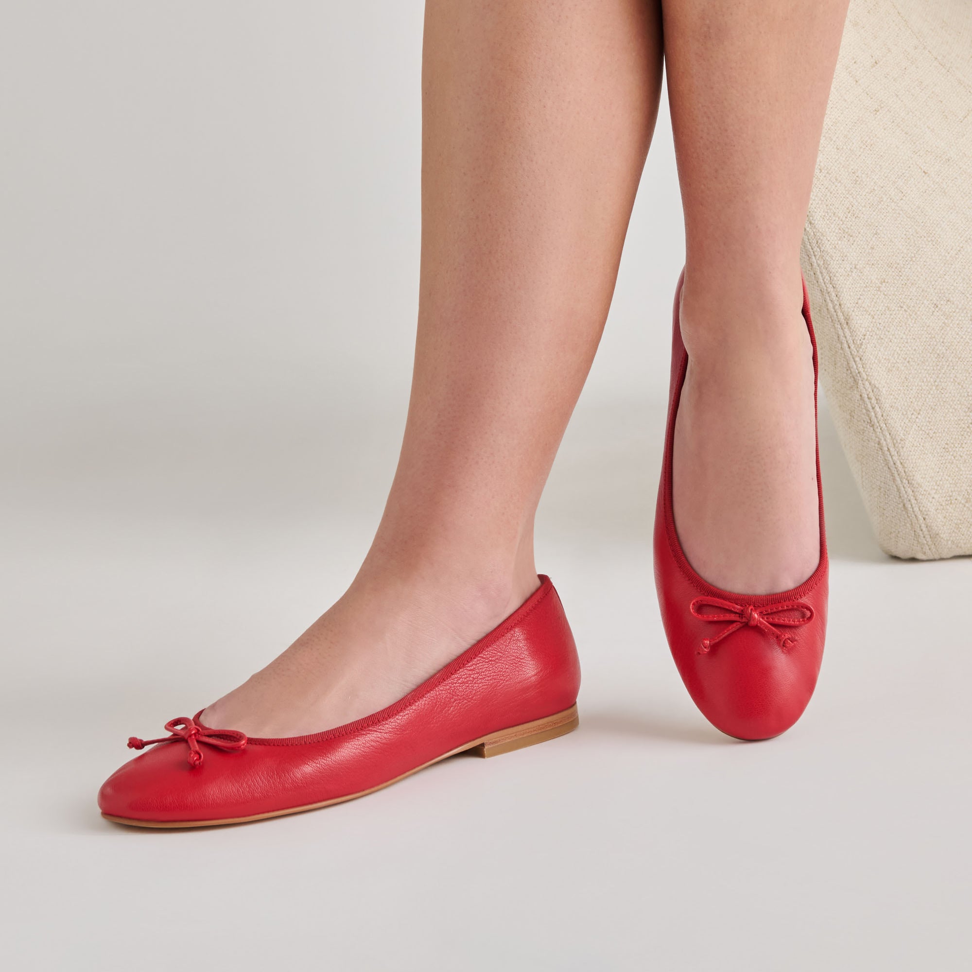 DOLCEVITA-FLATS_RITLA_CHERRYLEATHER_02.jpg