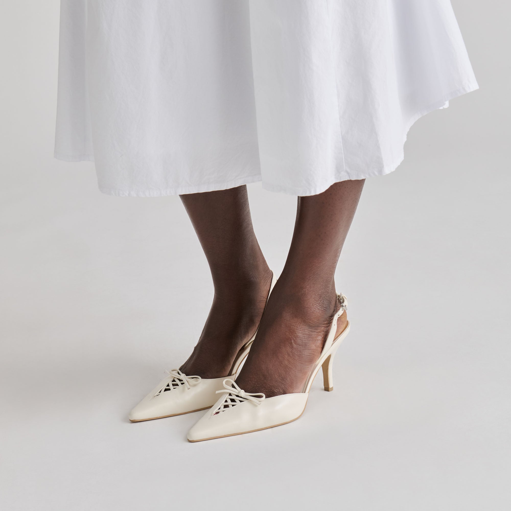 DOLCEVITA-HEELS_HAMYA_WHITELEATHER_02.jpg