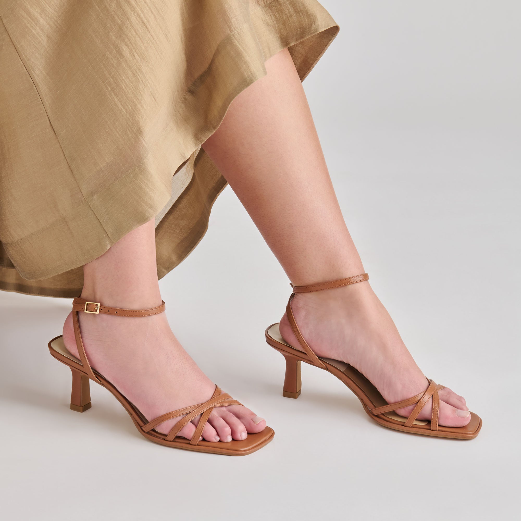 DOLCEVITA-HEEL_MANJI_SADDLE-LEATHER.jpg