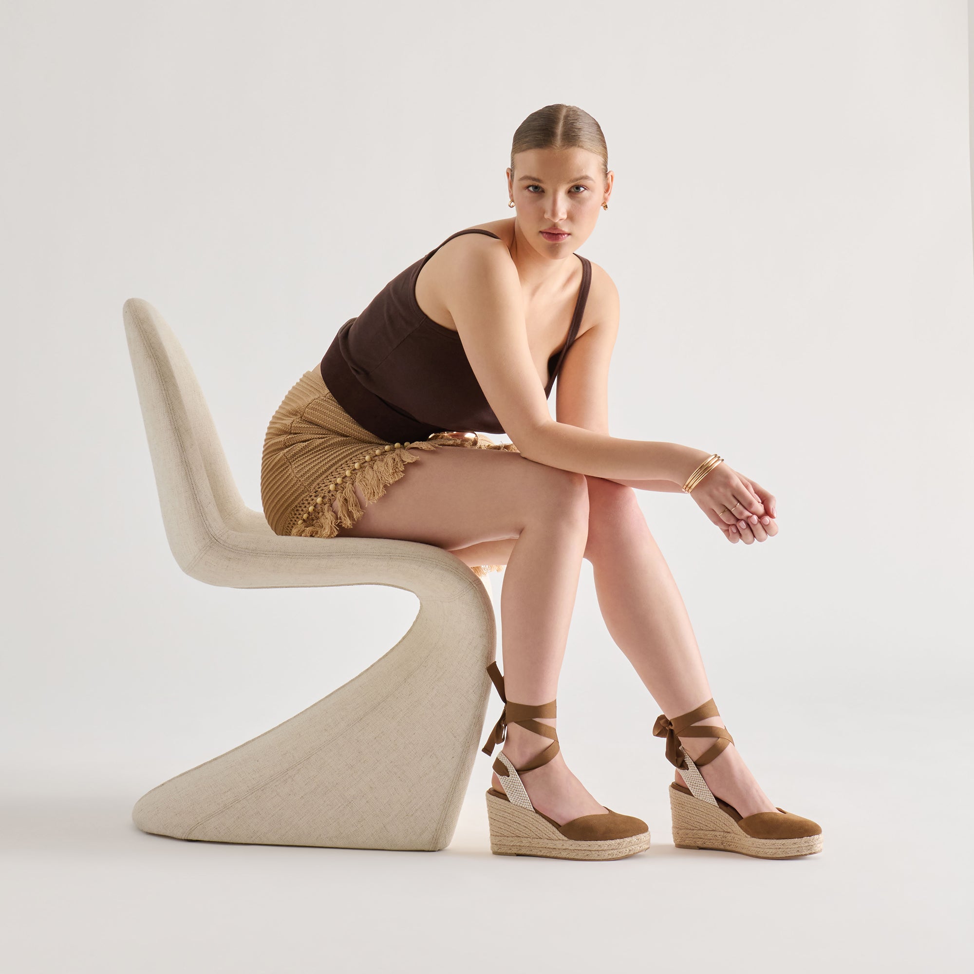 DOLCEVITA-HEEL_NOURA_LTBROWNSUEDE_03.jpg