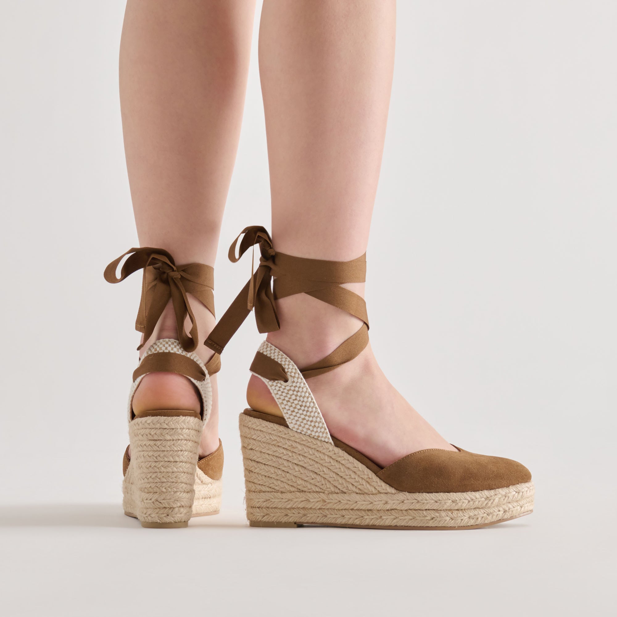 DOLCEVITA-HEEL_NOURA_LTBROWNSUEDE_04.jpg