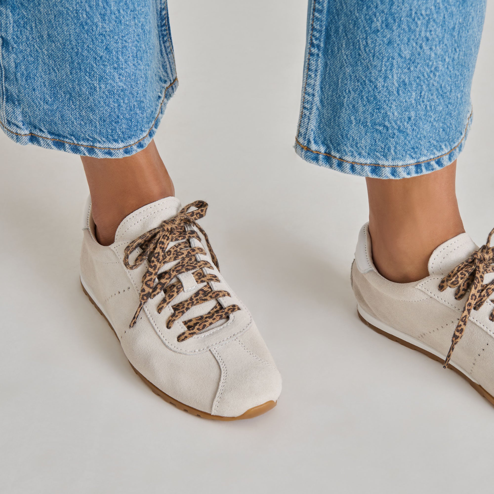 DOLCEVITA-LACES_ONFOOT__01-1.jpg
