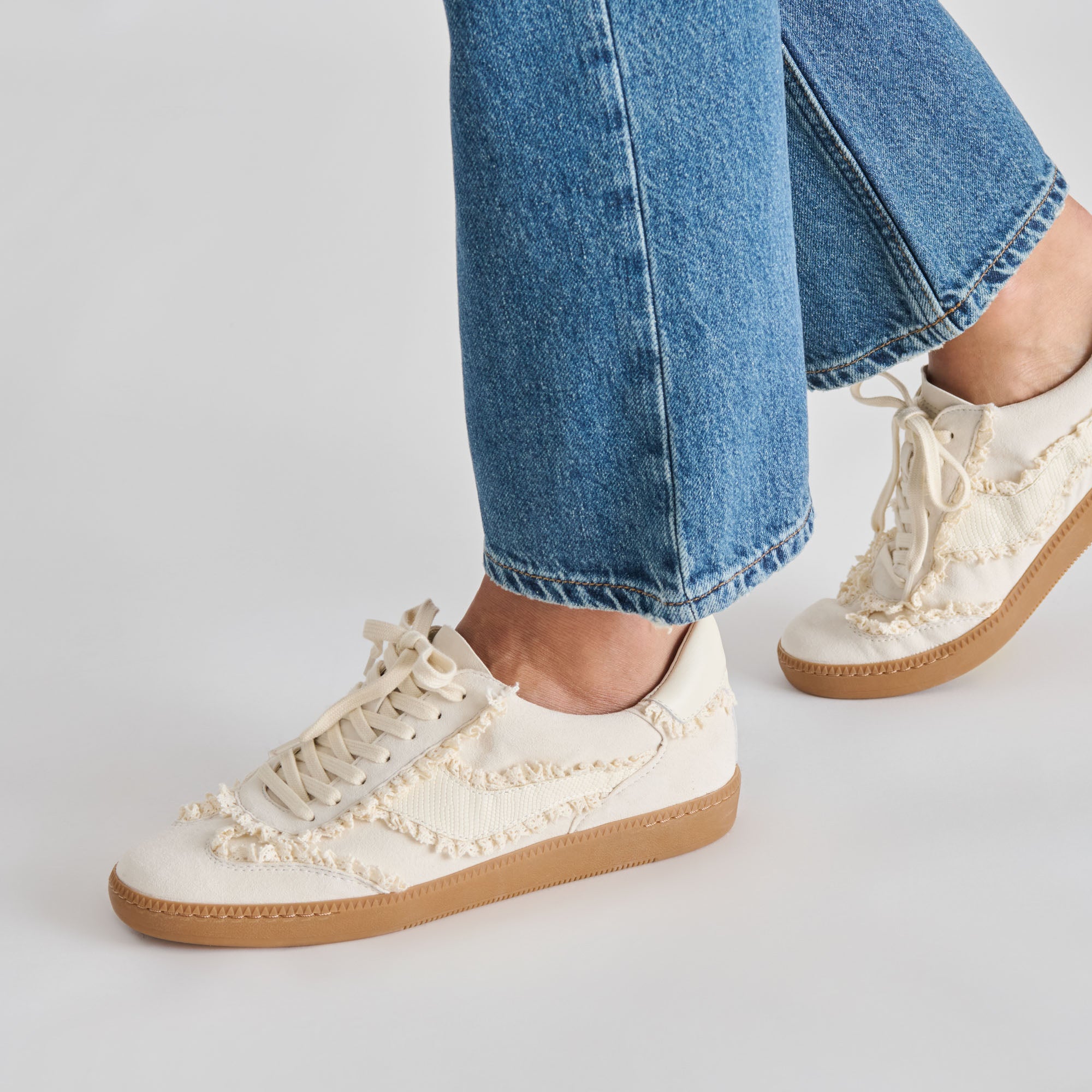 DOLCEVITA-SNEAKERS_NOTICELACENEWSQUIGGLE_IVORYSUEDE_01-1.jpg