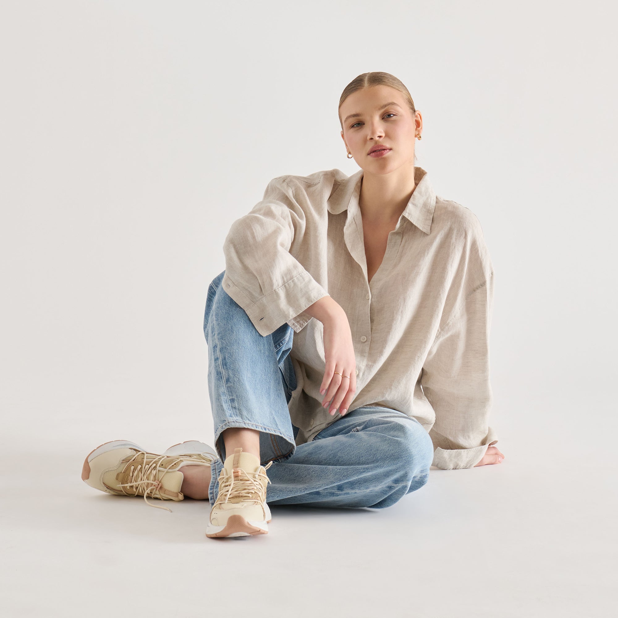 DOLCEVITA-SNEAKER_SELMAR_OFFWHITELEATHER_04.jpg