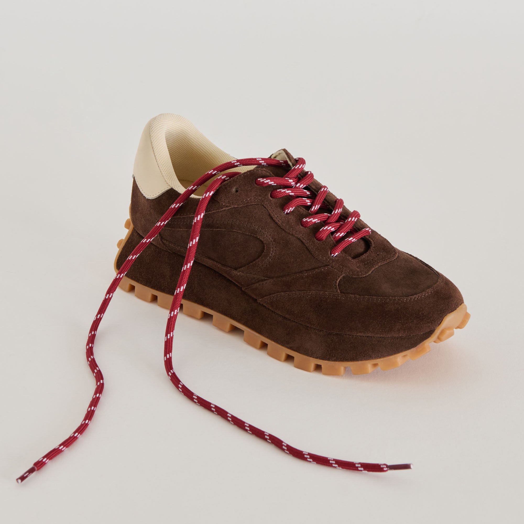 DOLCEVITA-STYLEDLACES_1_b341fb97-f4d0-439a-b3b2-70d021b84fc4-1.jpg