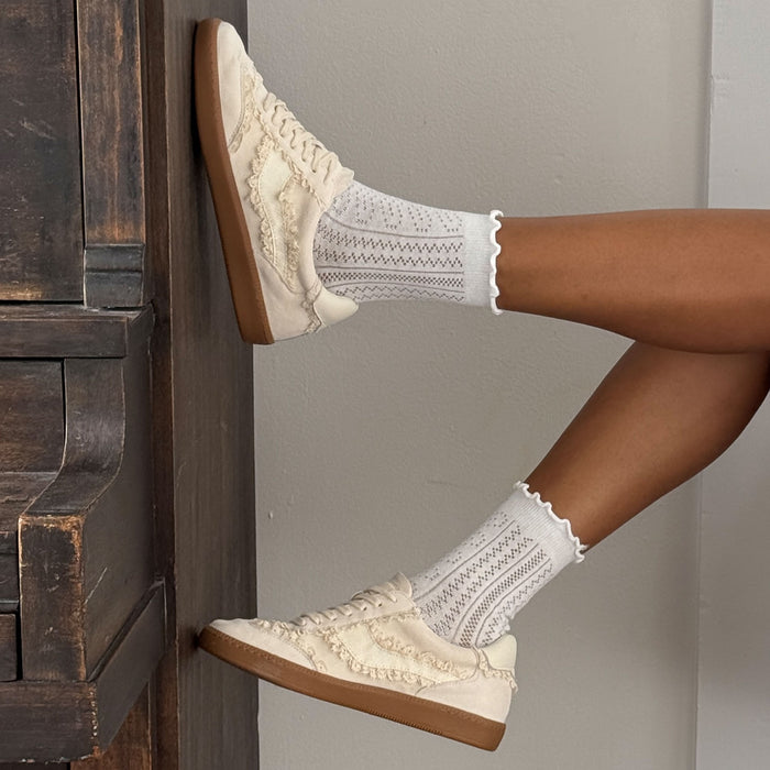 Remonia_Notice-Lace-Ivory_4_28e10a4f-f23c-4e8e-85bf-4338533a9f7e.jpg